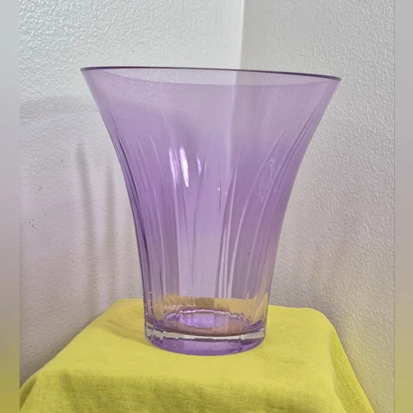 Vintage Lavender/Purple Ribbed Flared Glass Flower Vase FTD 6.5" - Picture 2 of 12